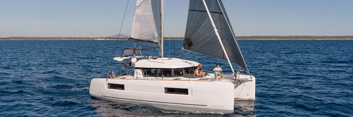Lagoon 400 Catamaran sailing