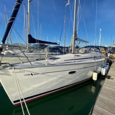 uk-training-yacht-02-558x419