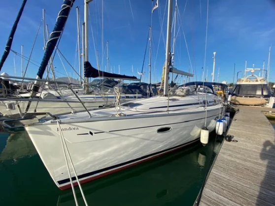 uk-training-yacht-02-558x419